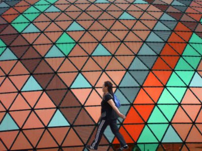 Walking at Lisboa-B-cw.jpg