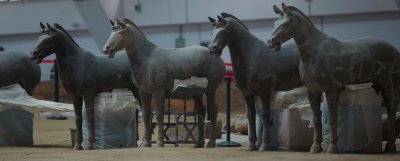 Terracotta horses under construction