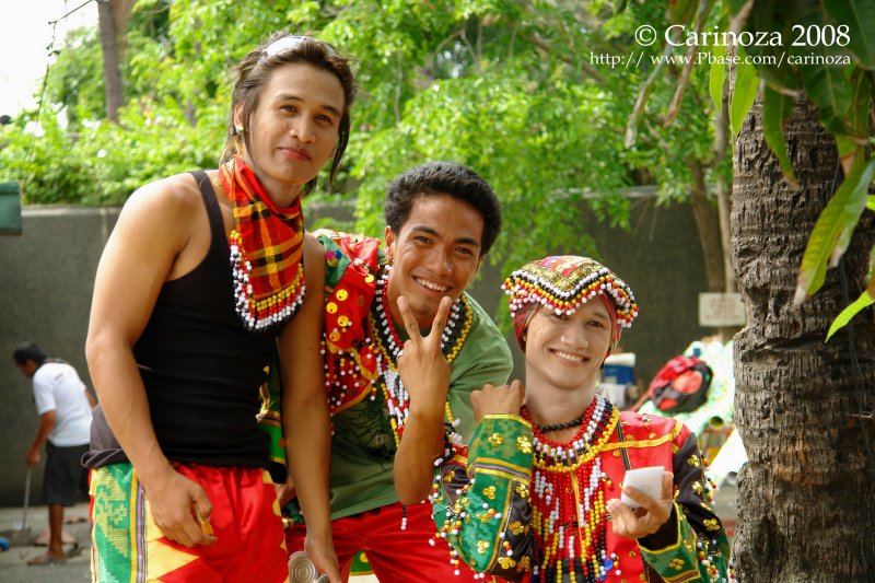 Kaya siguro umulan - sobrang kakapal na daw ang mga make-up nyo, no!  :-)