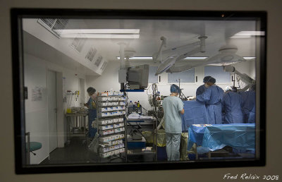IN THE OPERATING ROOM : SAVING A NEWBORN [WARNING : GRAPHIC PICTURES]
