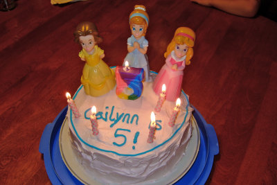 Cailynn cake 1090.jpg