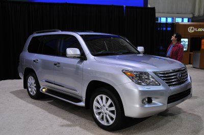 Lexus LX570 SUV