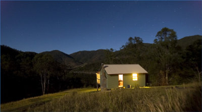 Two Huts-The Dingo Dam Cottage and Gorge View Lodge