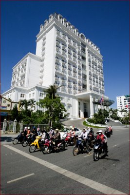 Vietnam-Hue Celedon Palace35shp.jpg