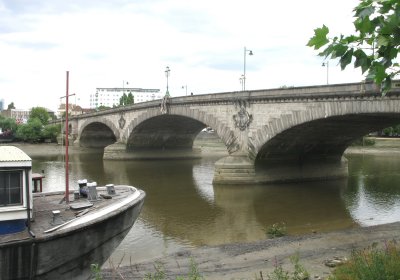 Kew Bridge looking downstream