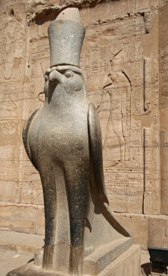 statue of Horus
