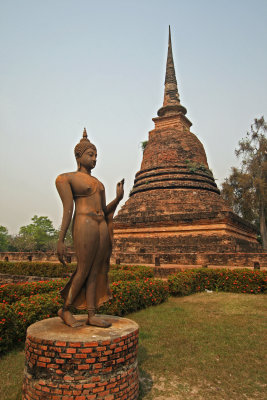 Sukothai/the Walking Buddha