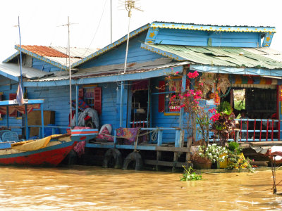 Tonle Sap Lake/floating village