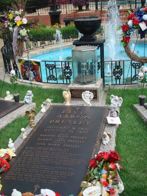 Elvis' grave