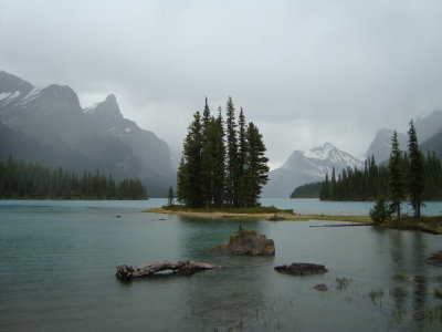 Maligne Lake - Spirit Island.JPG