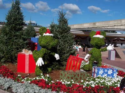 Mickey and Minnie Topiaries