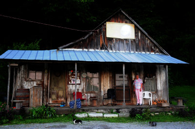 THE PENN'S COUNTRY STORE