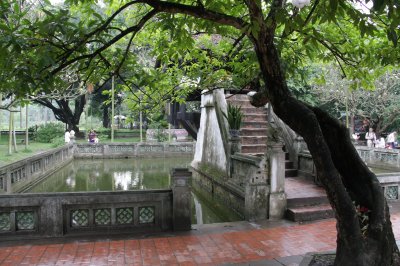 One Pillar Pagoda (6).JPG