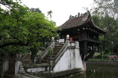 One Pillar Pagoda (7).JPG
