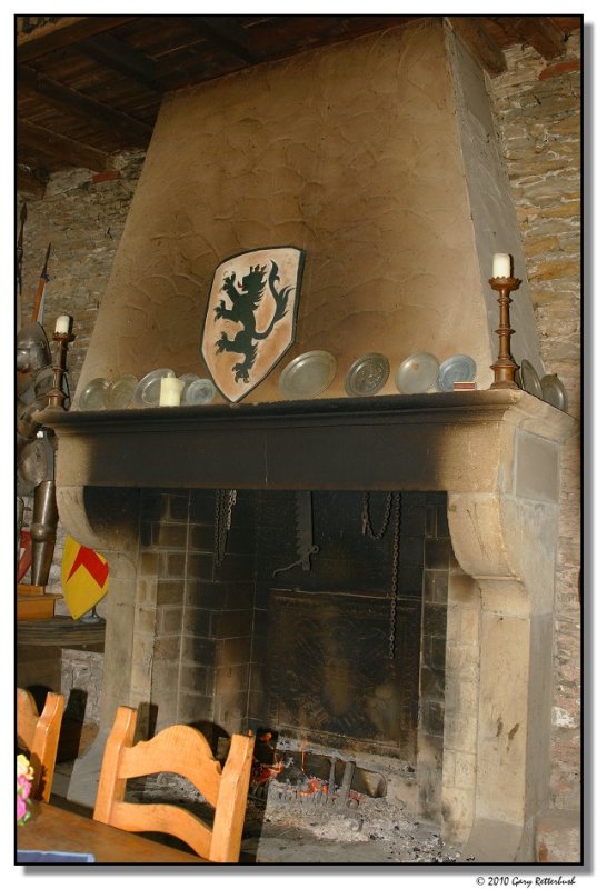 fireplace-12477-sm.JPG