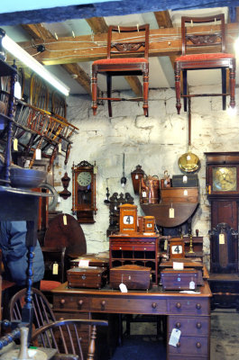 4,4,4: Old Antique Shop