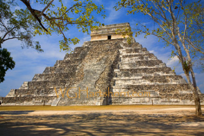 El Castillo Pyramid Chichen Itza Mexico