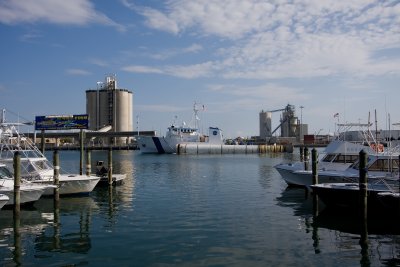 Freedom Star with SRB heading for the lock.