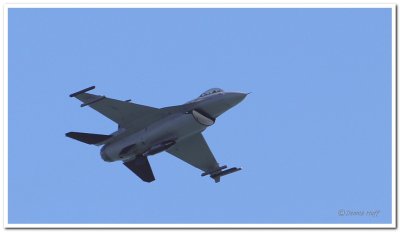 Makos 2-Ship F-16 Flyover