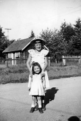 Aunt Judy and Faye - 1950