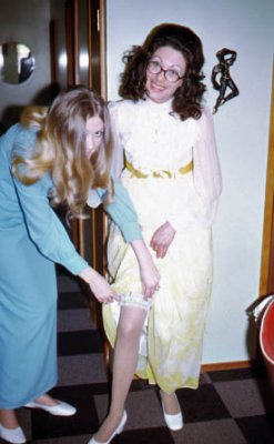 Wedding 1973 Jeannie and Faye
