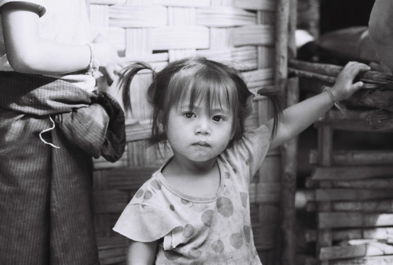 Road to Vang Vieng - child
