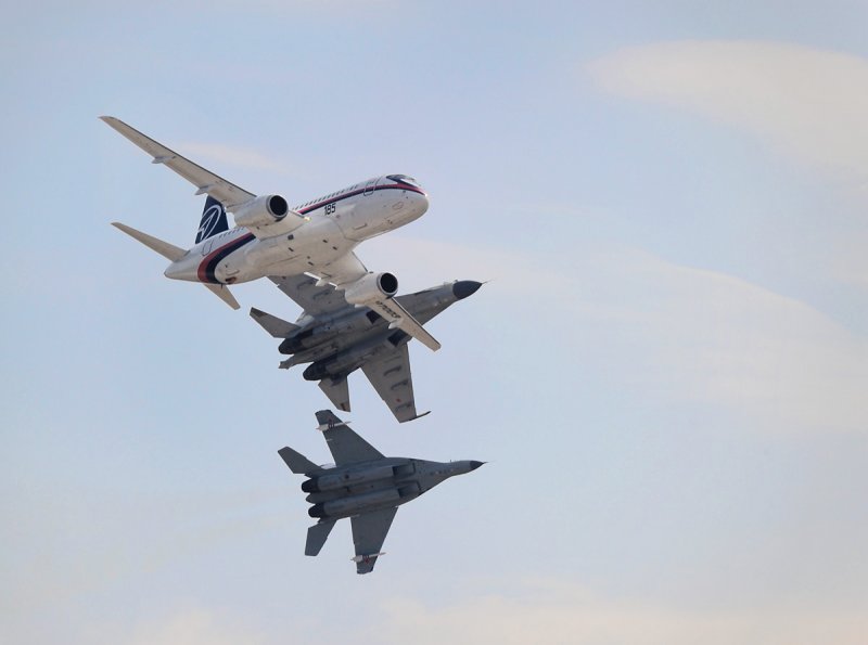 MAKS 2009. Sukhoi SuperJet 100, Sukhoi SU-35, MIG-35