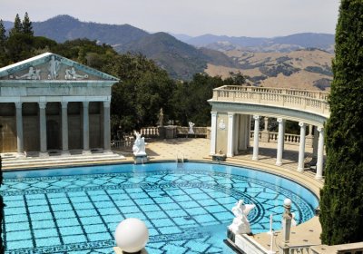 Castle Hearst the pool outside