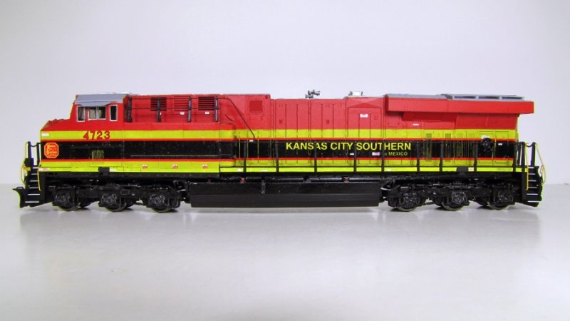 AC inverter and additional dynamic intakes from Kato AC4400CW.