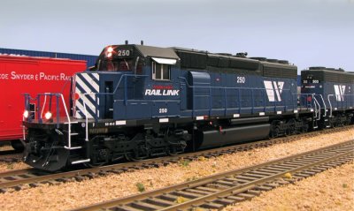 3/4 view of MRL's lone SD40-2 #250