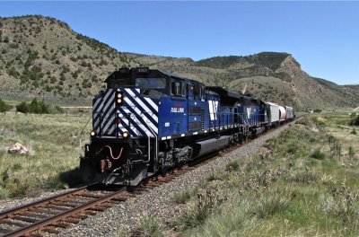 MRL 4301 Exiting Lombard Canyon on approach to Toston, MT. 5/29/09