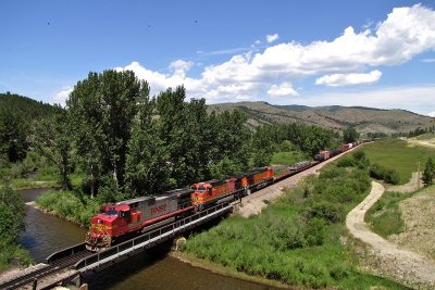 BNSF 714 passing under US 12 between Garrison & Avon, MT. (7/10/10)