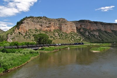 The ML then passes into a shadow eastward. (7/11/10)
