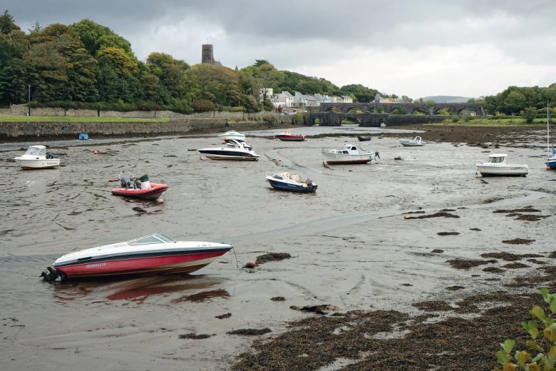 Motor boats in the Newport River