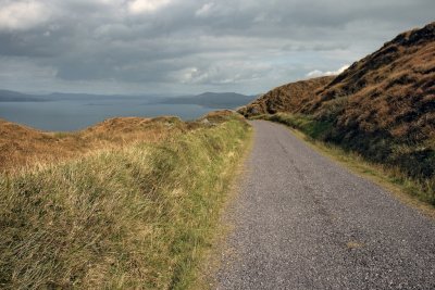 Country road to Dunmanus Bay