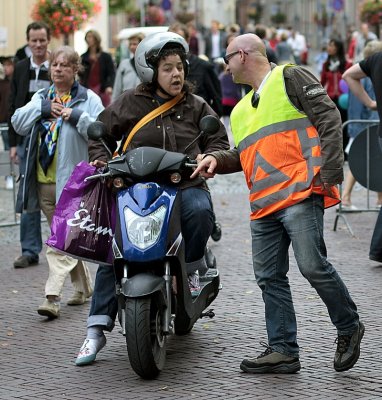 Confrontation in a pedestrian area