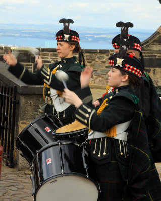 Edinburgh Castle - Kilts 2.jpg