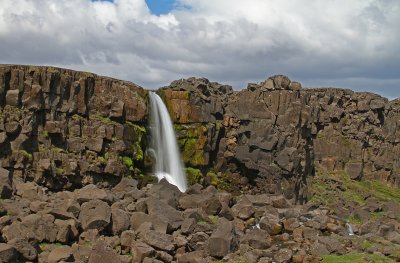 Þingvellir Waterfall.jpg