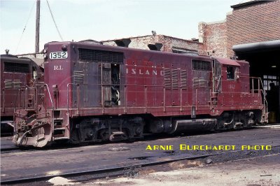 RI GP18 1352 - May 1975