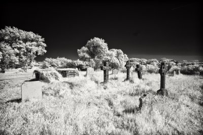 Bessingham Churchyard IR