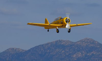 [32] 1941 North American T-6G Texan