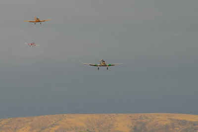 [45] Flight of Three line up on Final