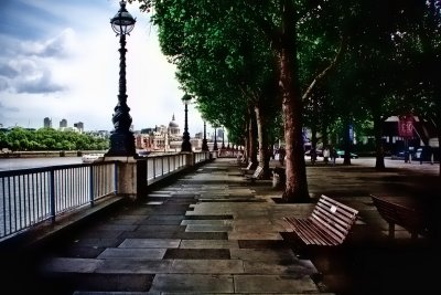 Stroll along the Thames