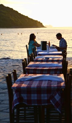 Dinner for two by the sea