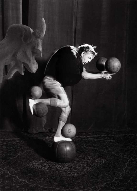 Hunch-Dribble.jpg