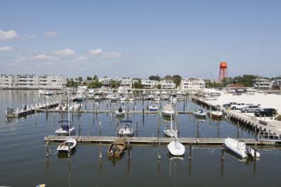 Still some boats in the basin.