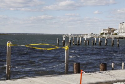 30. 10/22  Don't walk out on this dock..