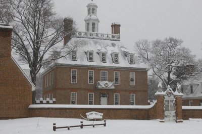 COLONIAL WILLIAMSBURG IN A WINTER SNOWSTORM