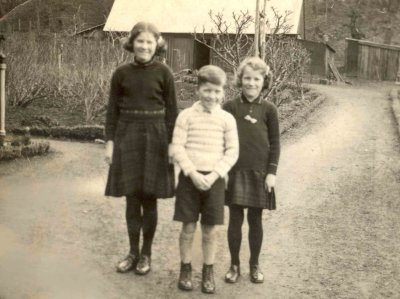 1940 Dorothy Duncan Mary, war evacuees in Dors, Inverness
