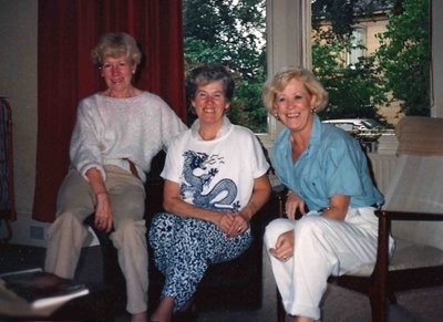 1980 ?  - 3 sisters - Mary, Dorothy, Catherine